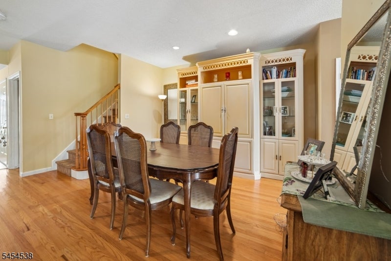 6 Hancock Dr