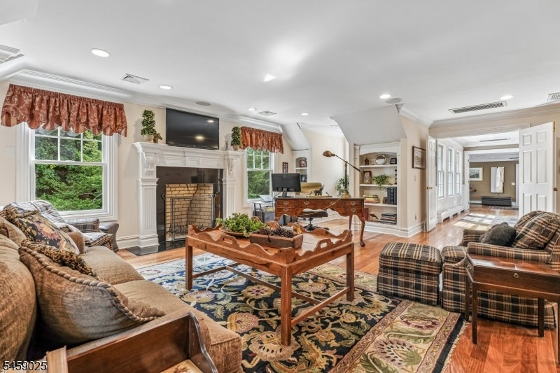 1 Woodside Drive