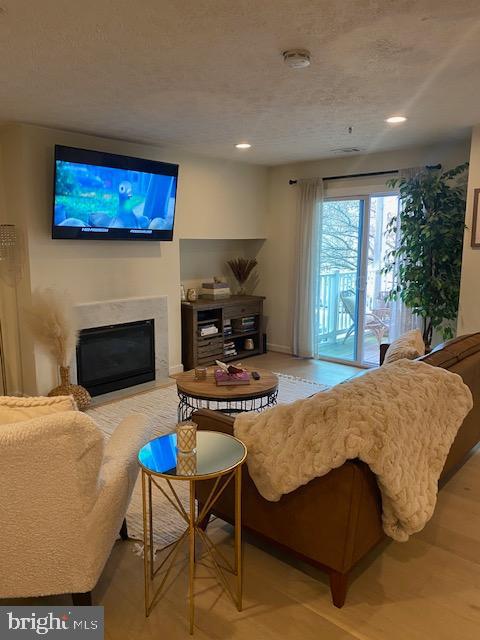 623 ADMIRAL DRIVE 304
