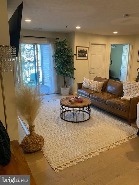 623 ADMIRAL DRIVE 304