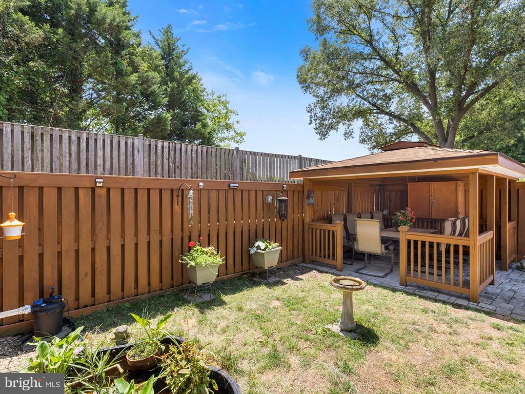 526 VALLEYWOOD ROAD