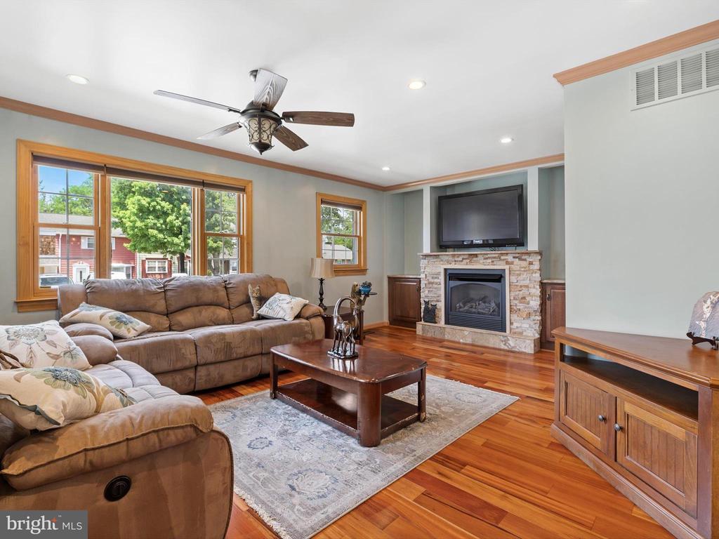 526 VALLEYWOOD ROAD
