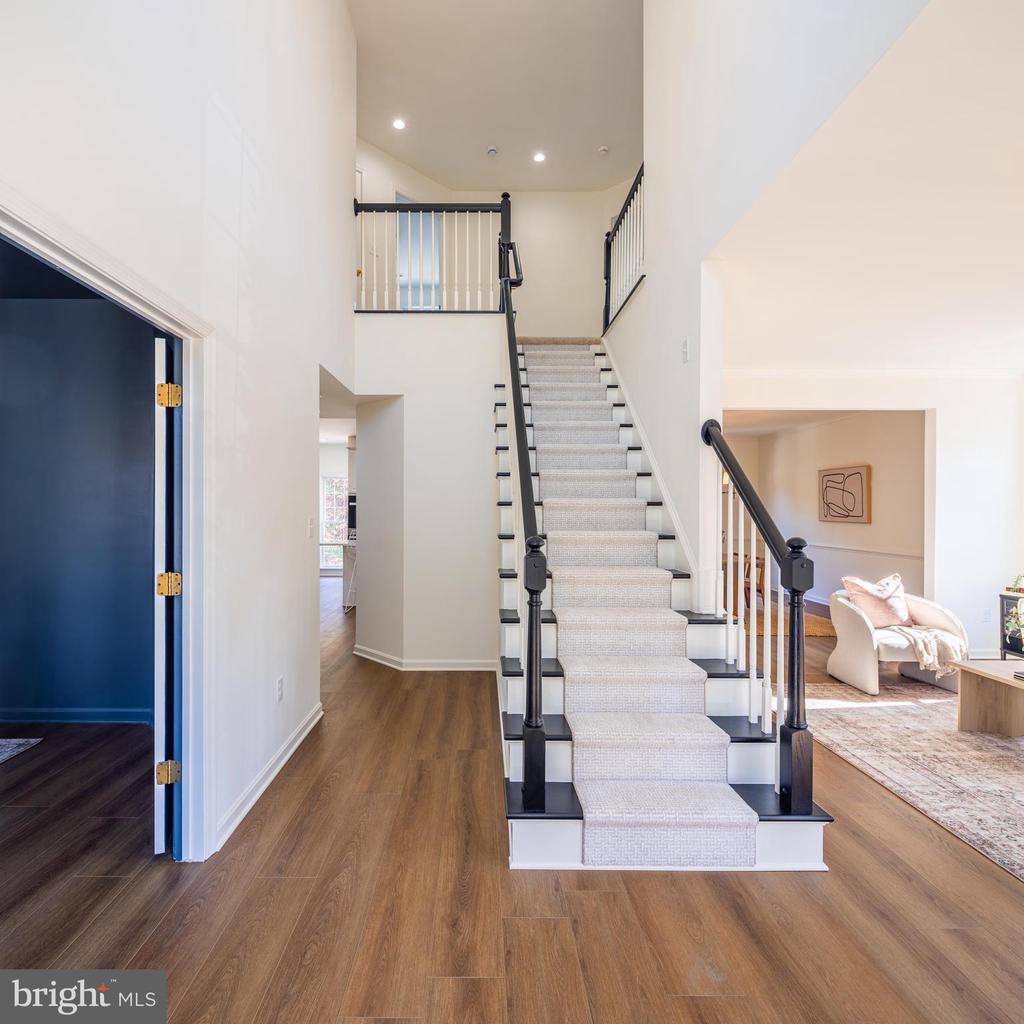 8315 HOPE POINT COURT