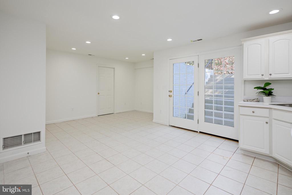8315 HOPE POINT COURT