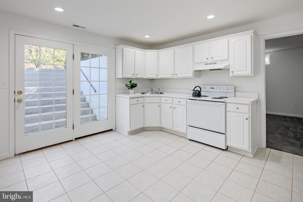 8315 HOPE POINT COURT
