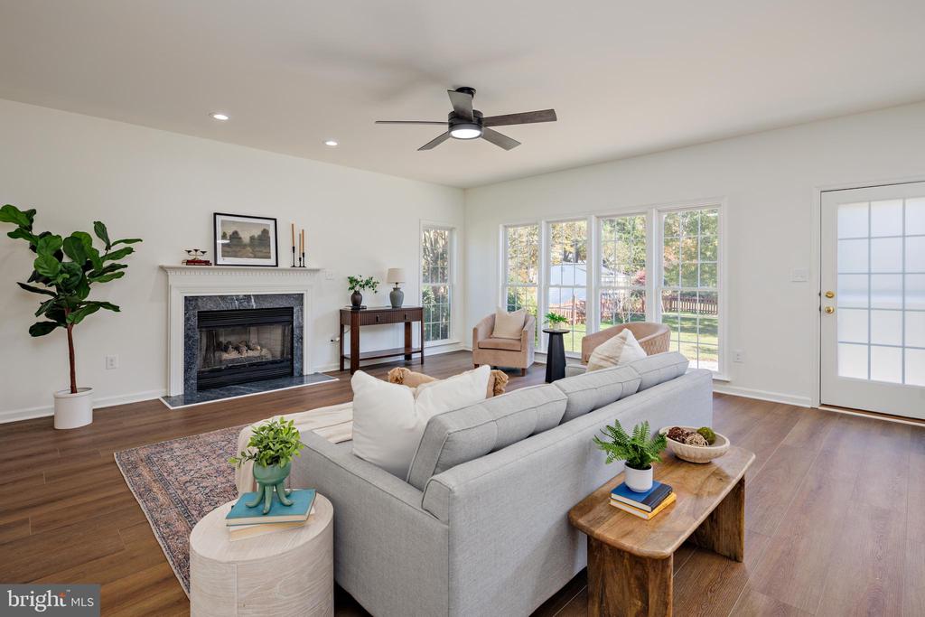 8315 HOPE POINT COURT