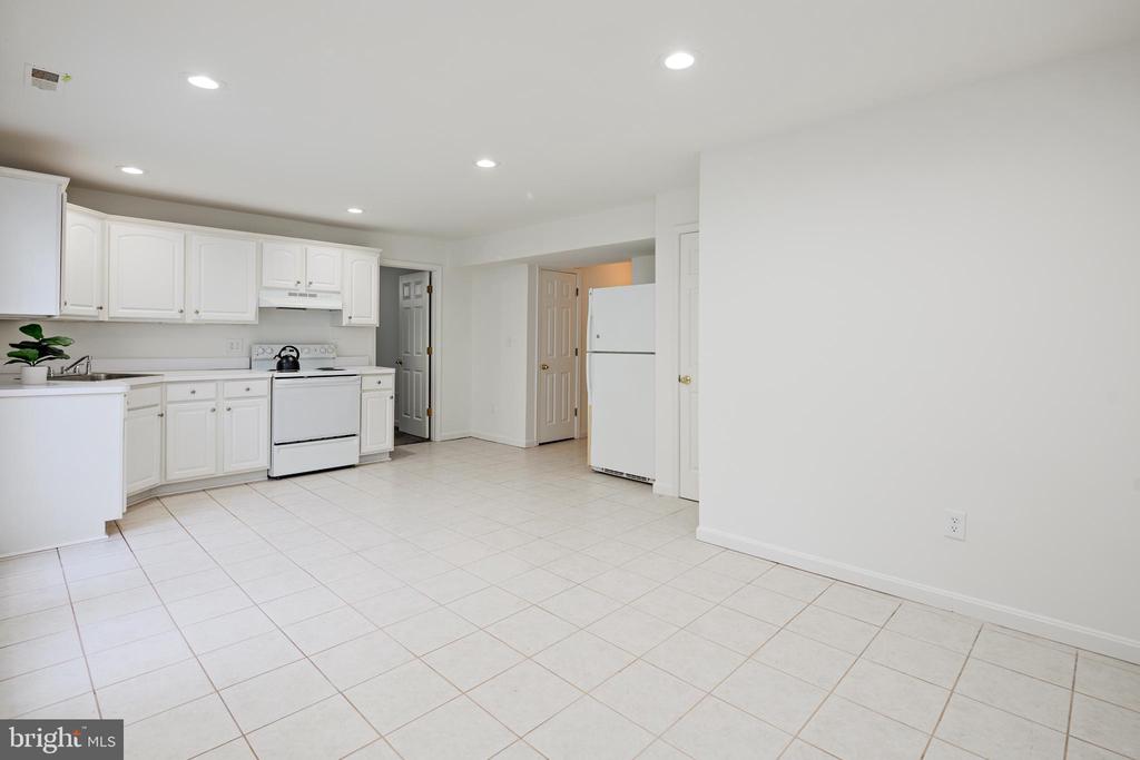8315 HOPE POINT COURT