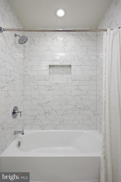 8315 HOPE POINT COURT