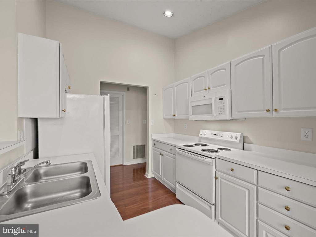 2440 BLUE SPRING COURT Unit: 302