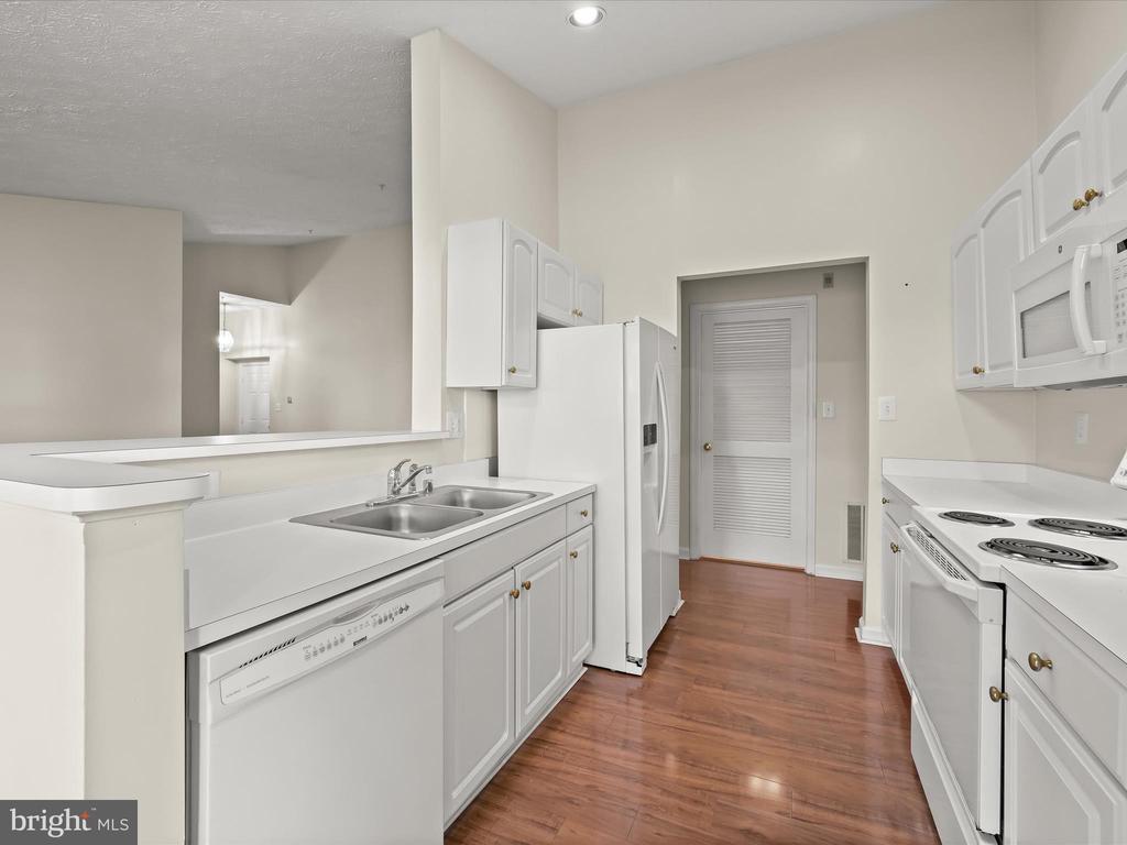 2440 BLUE SPRING COURT Unit: 302