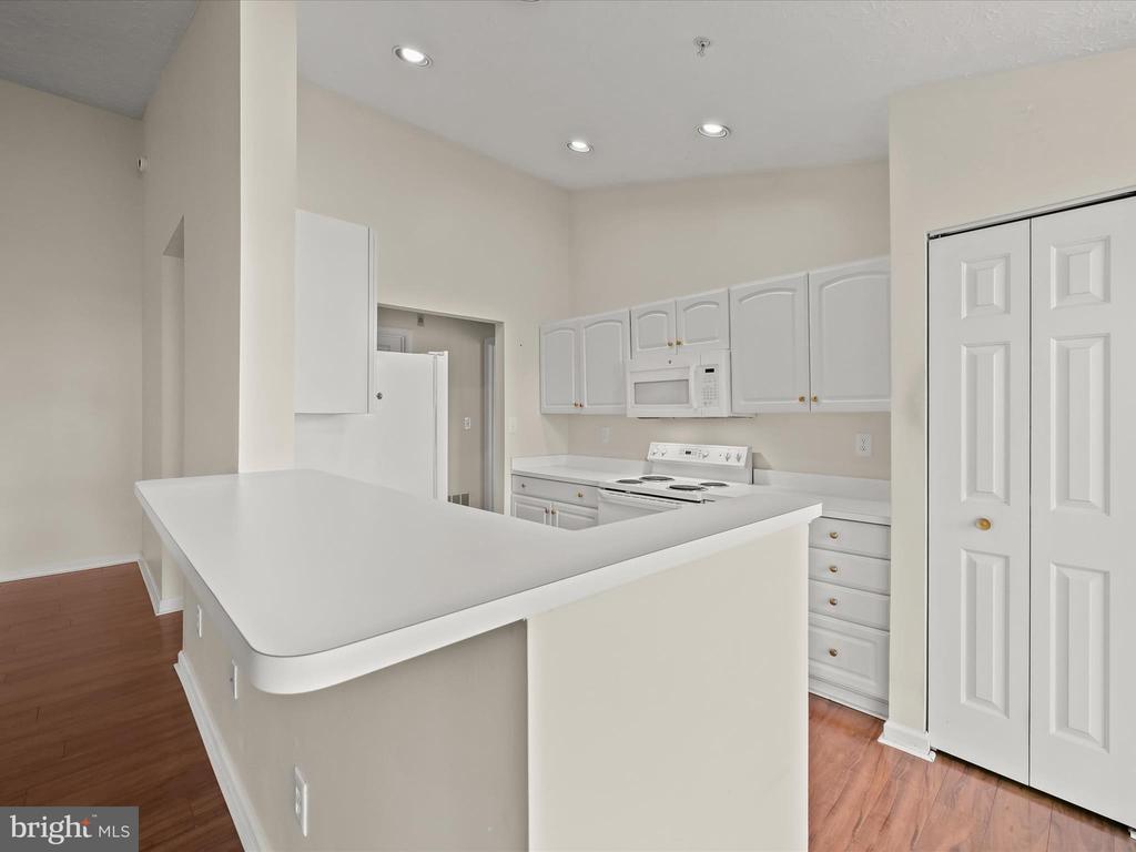 2440 BLUE SPRING COURT Unit: 302