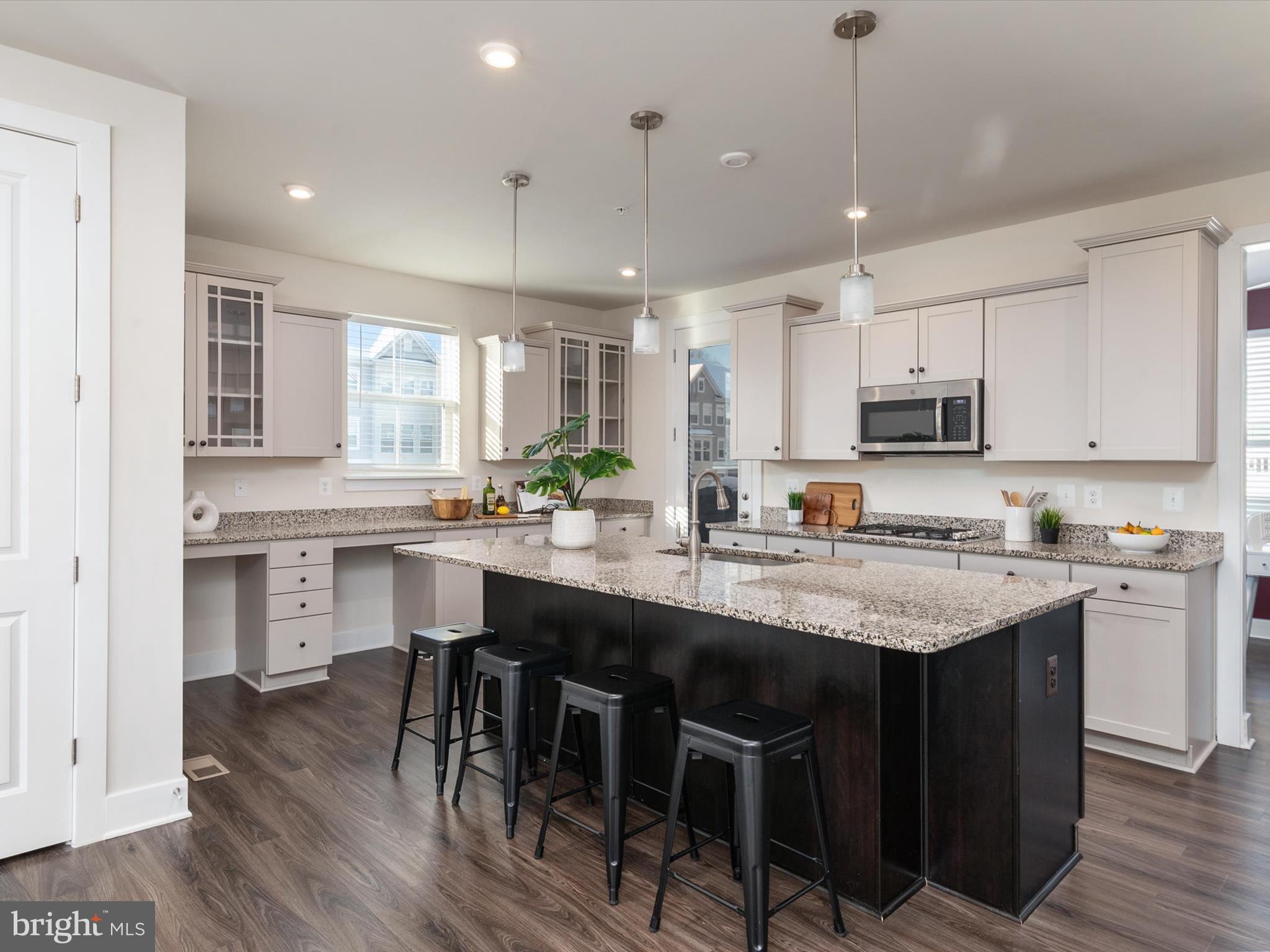 1440 HONEYLOCUST DRIVE
