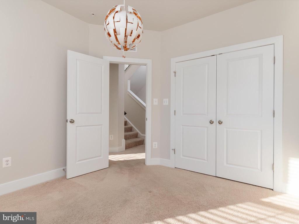 1440 HONEYLOCUST DRIVE