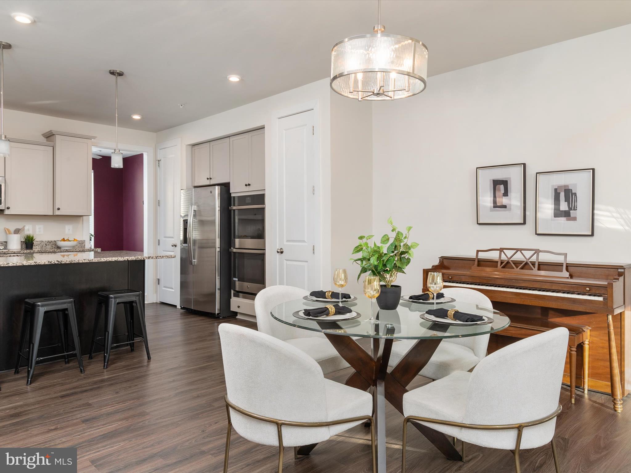 1440 HONEYLOCUST DRIVE