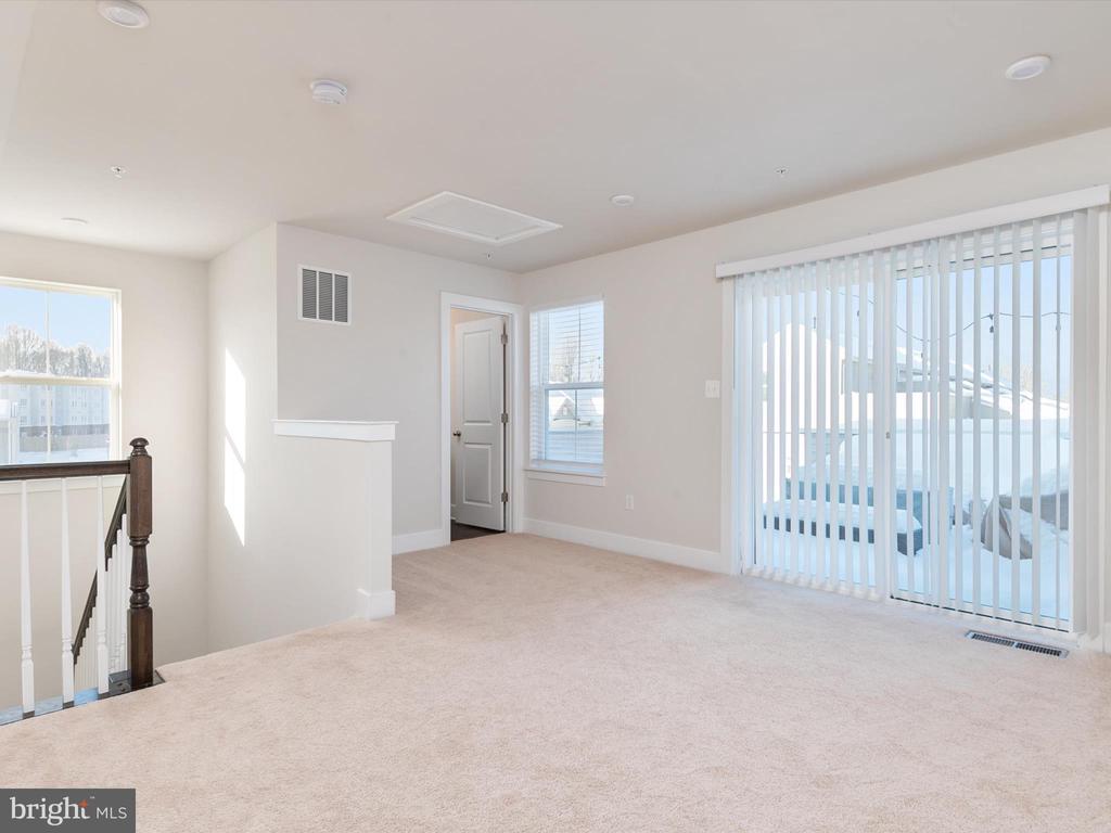 1440 HONEYLOCUST DRIVE