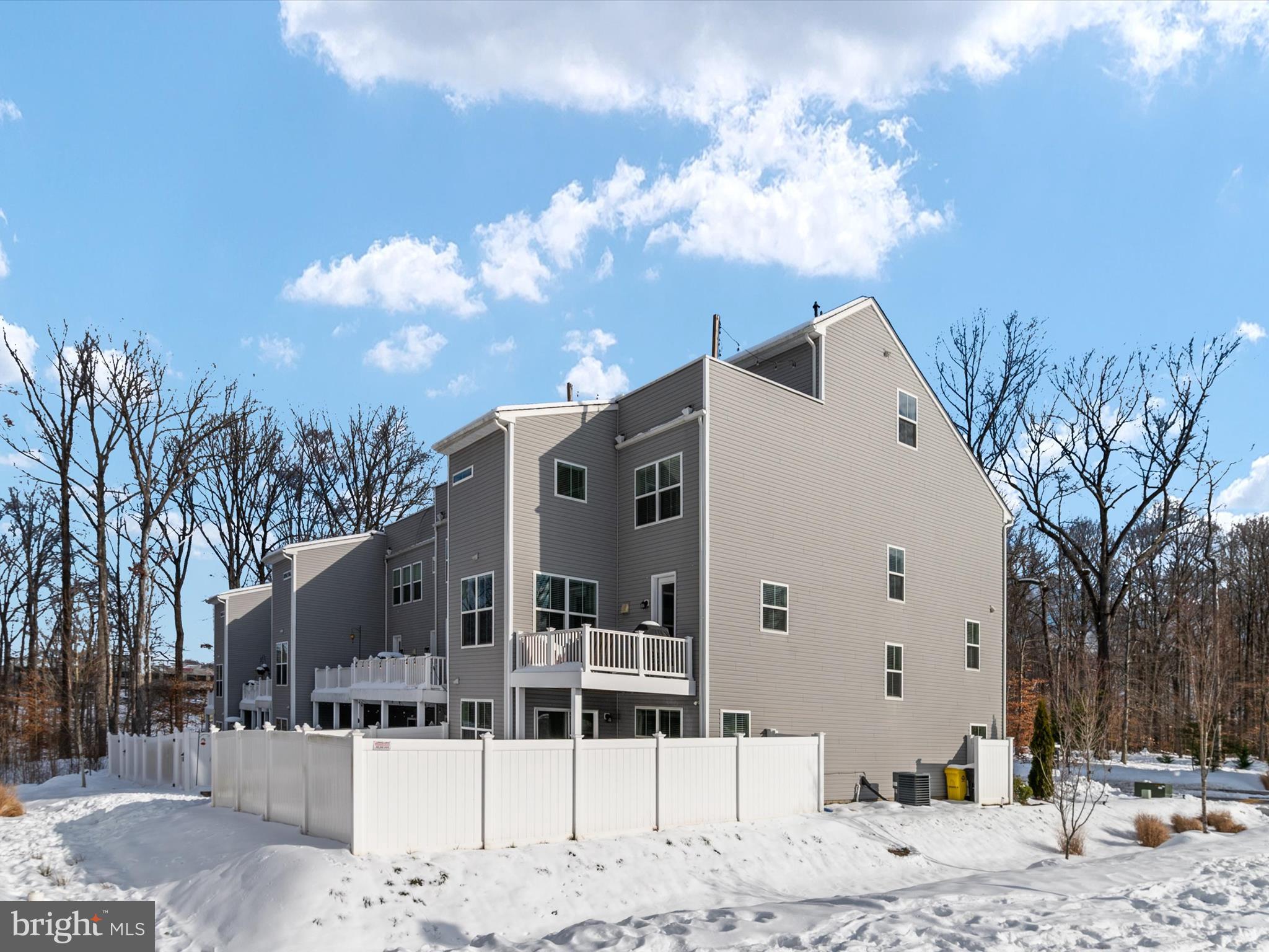 1440 HONEYLOCUST DRIVE