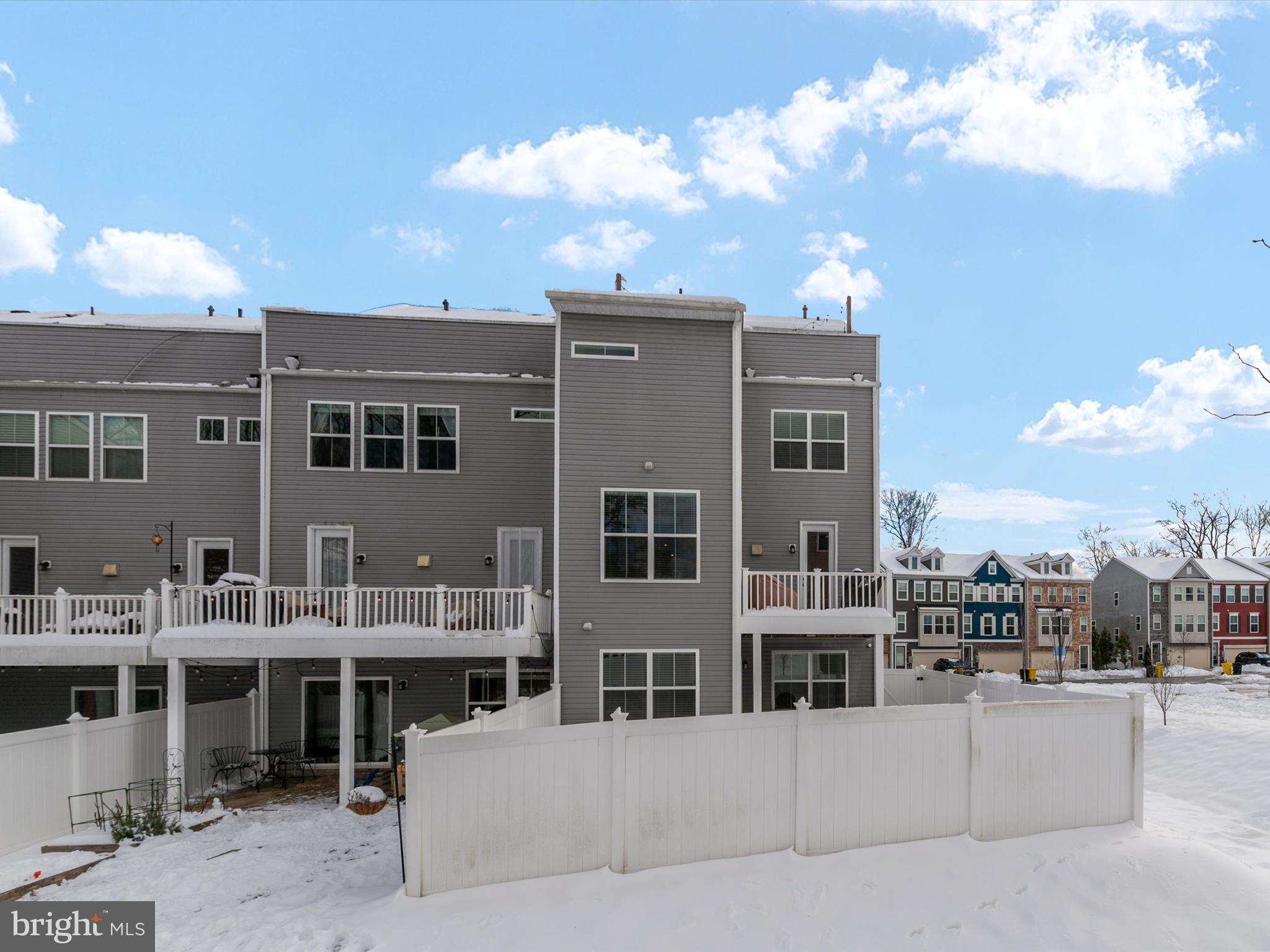 1440 HONEYLOCUST DRIVE