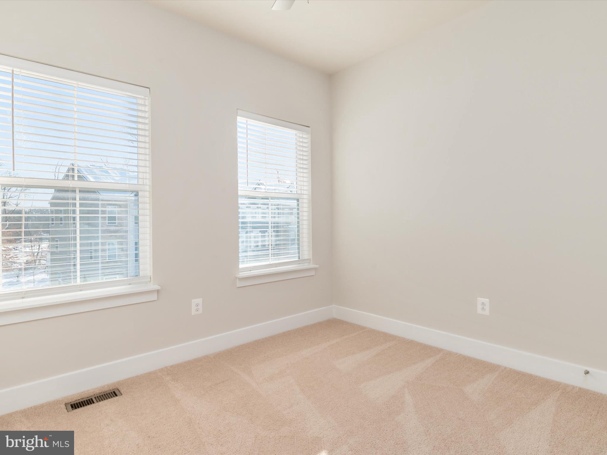 1440 HONEYLOCUST DRIVE