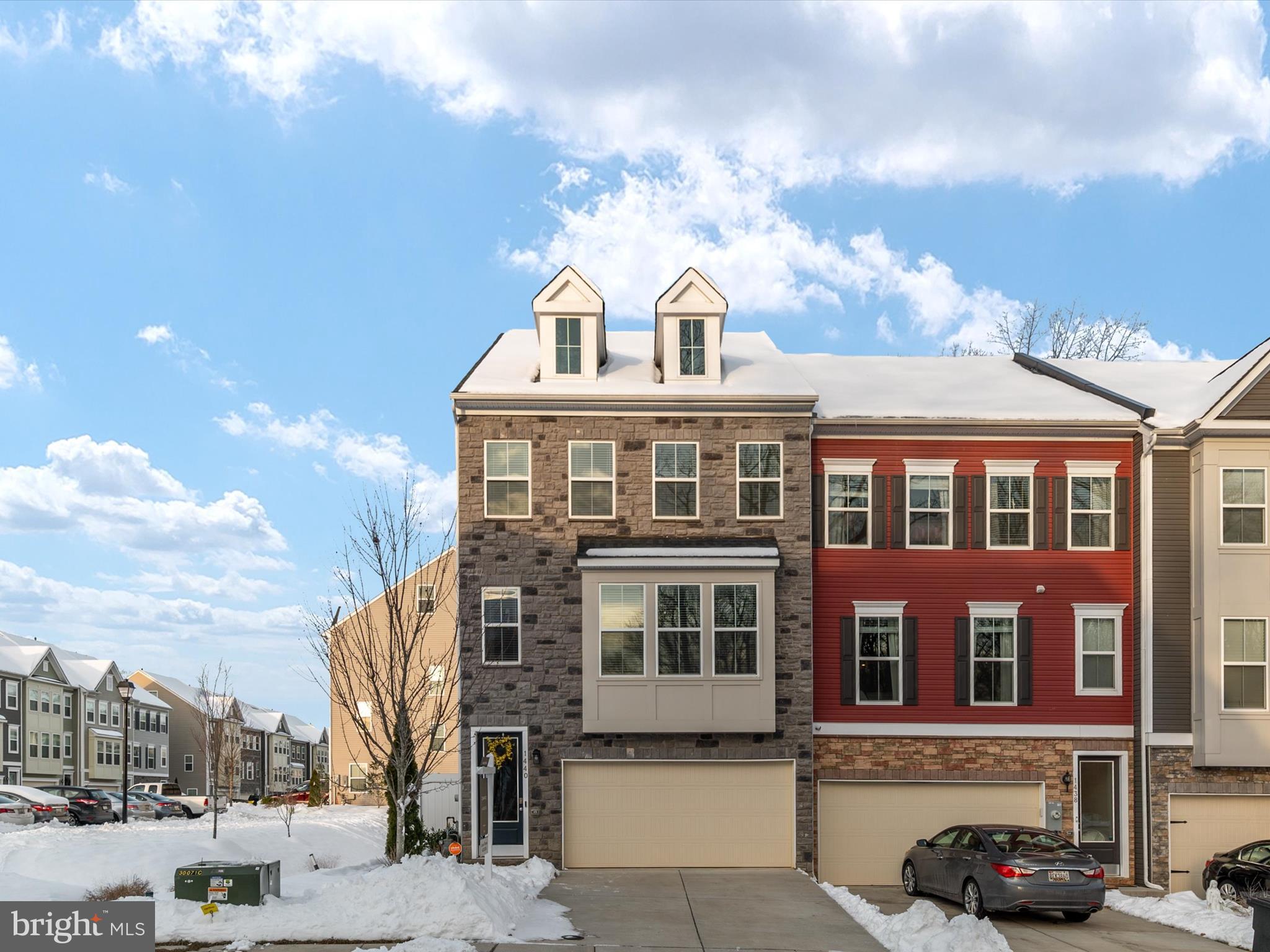 1440 HONEYLOCUST DRIVE