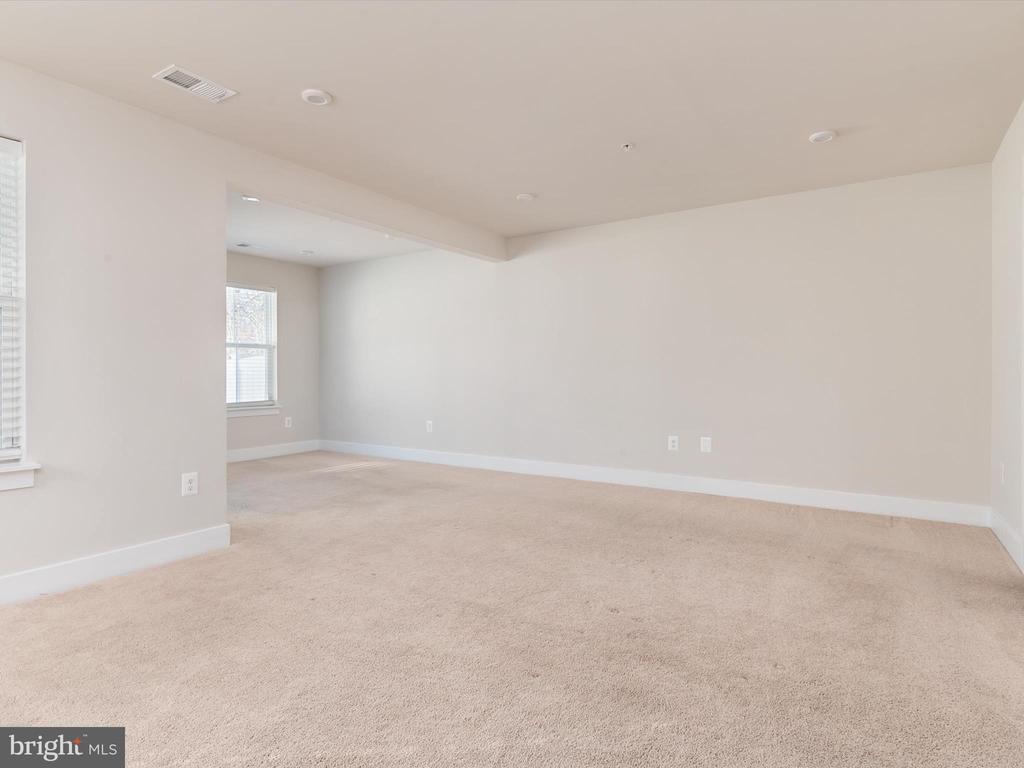 1440 HONEYLOCUST DRIVE