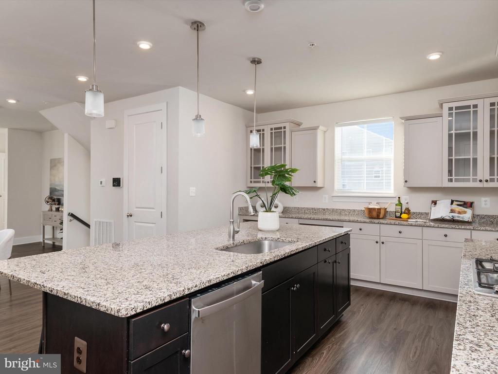 1440 HONEYLOCUST DRIVE