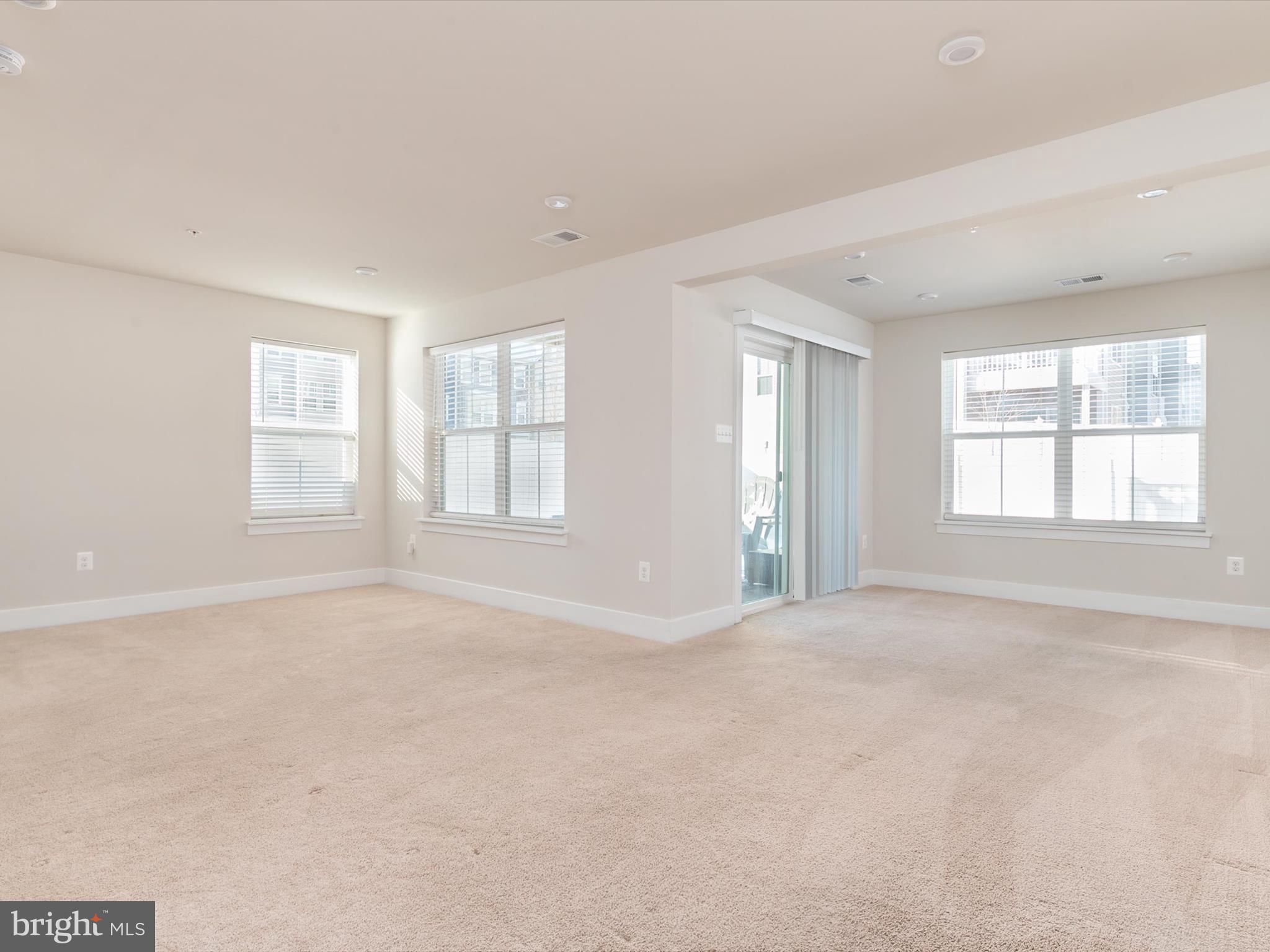 1440 HONEYLOCUST DRIVE