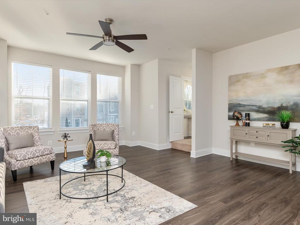 1440 HONEYLOCUST DRIVE