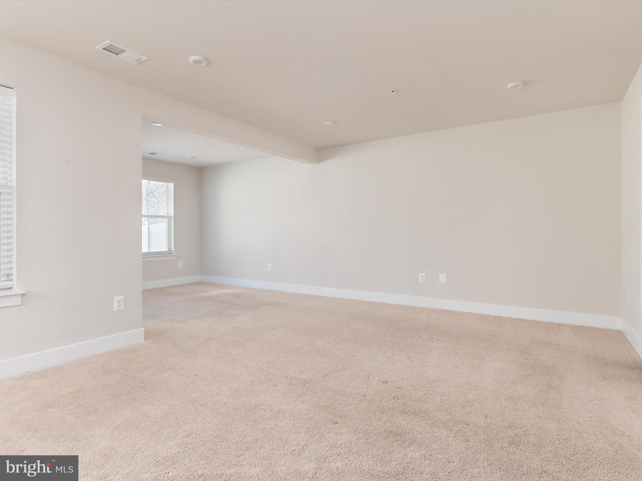 1440 HONEYLOCUST DRIVE