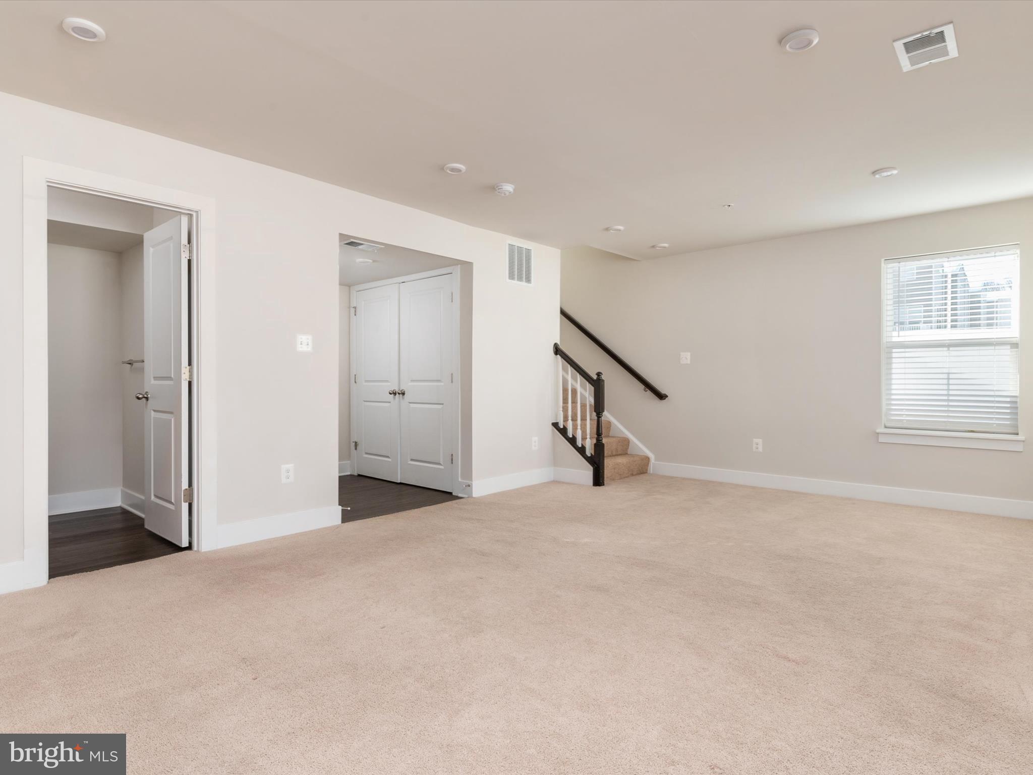 1440 HONEYLOCUST DRIVE