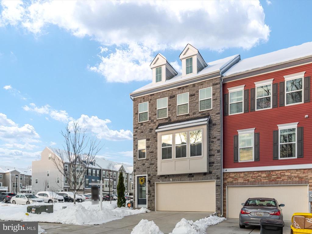 1440 HONEYLOCUST DRIVE