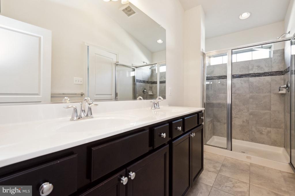 2521 FRANCIS LANE