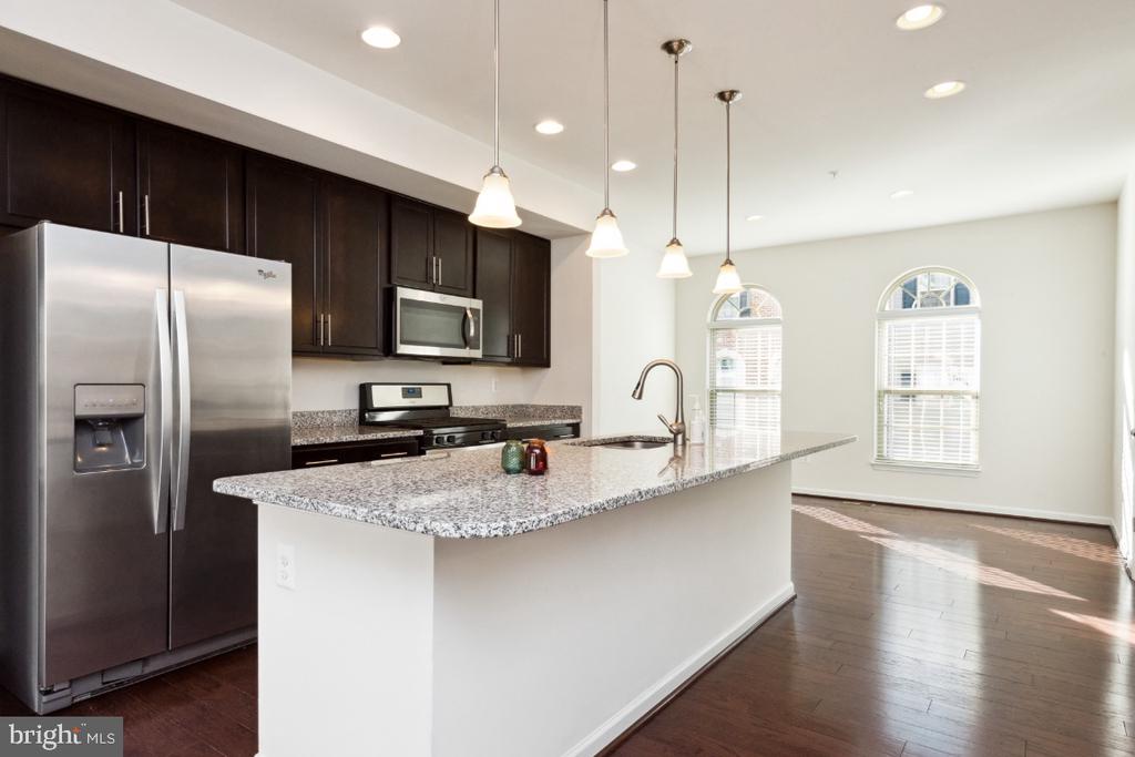 2521 FRANCIS LANE