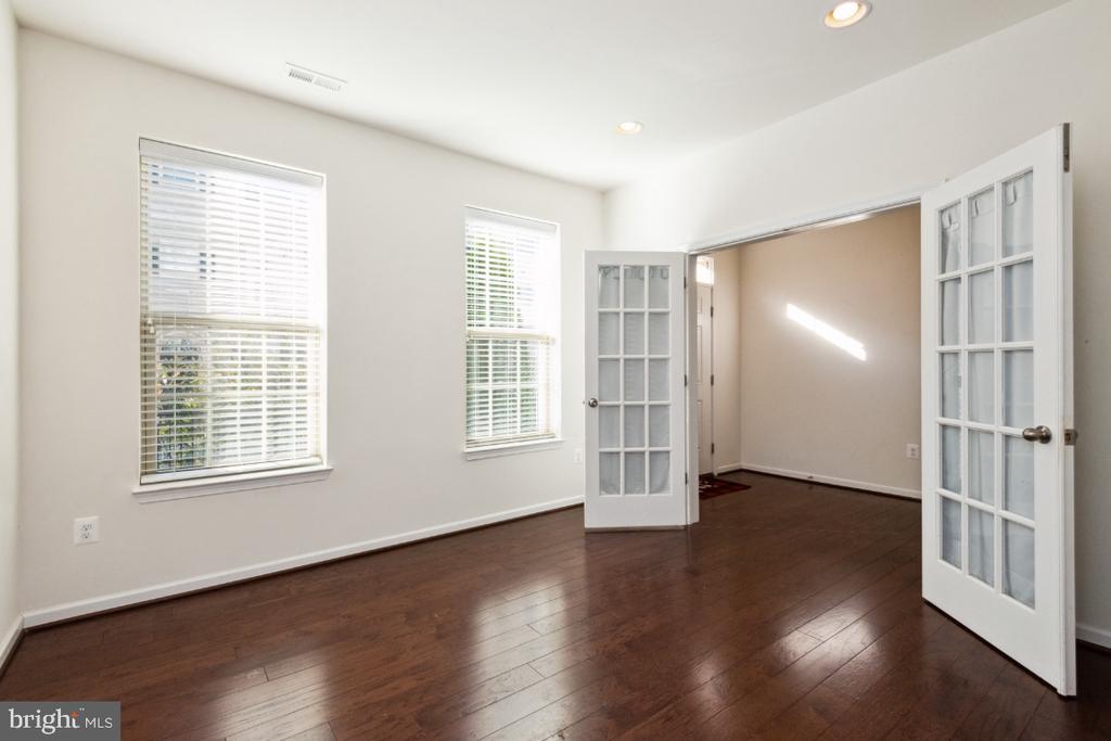 2521 FRANCIS LANE