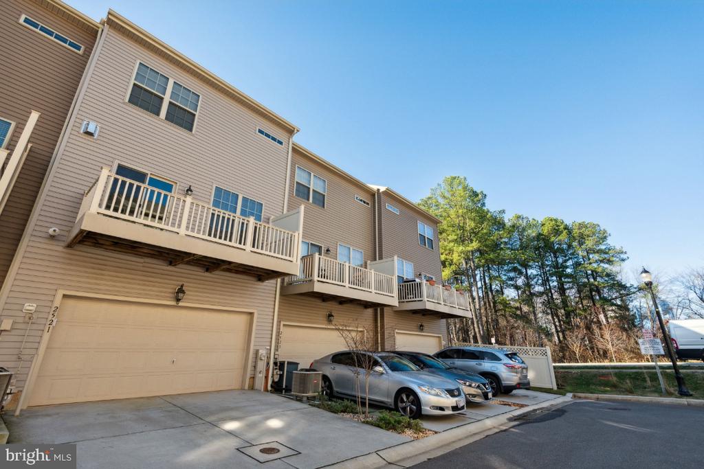 2521 FRANCIS LANE