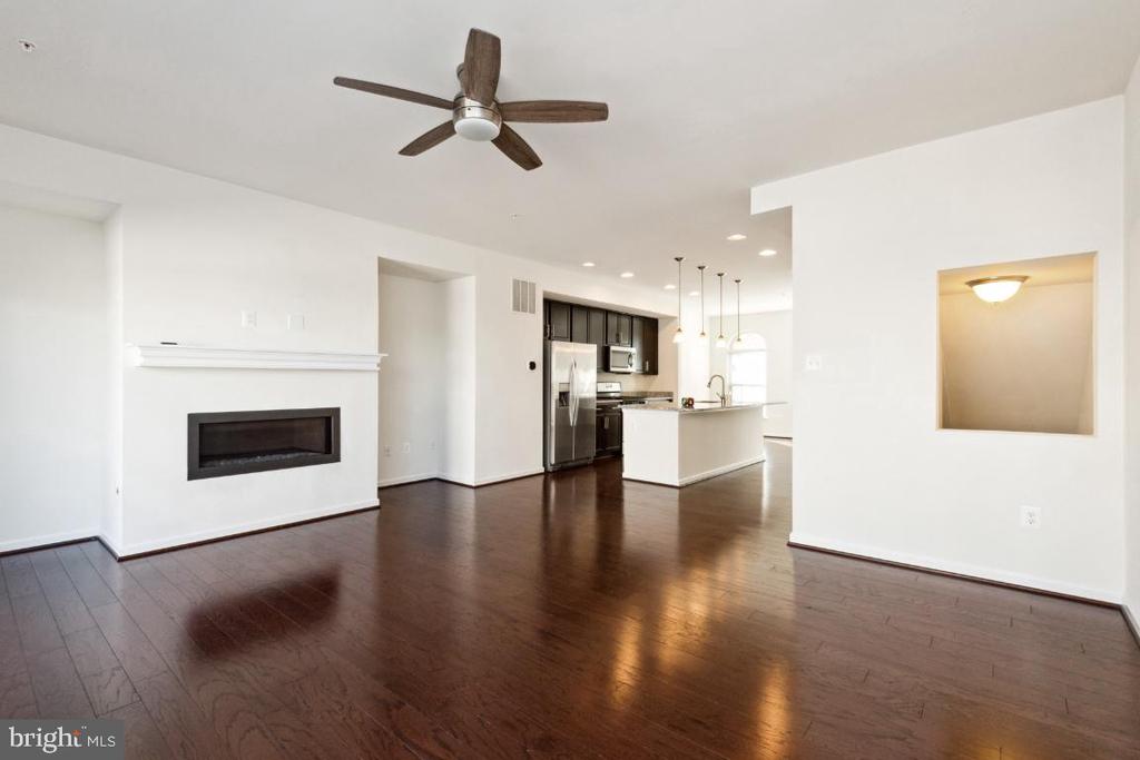 2521 FRANCIS LANE