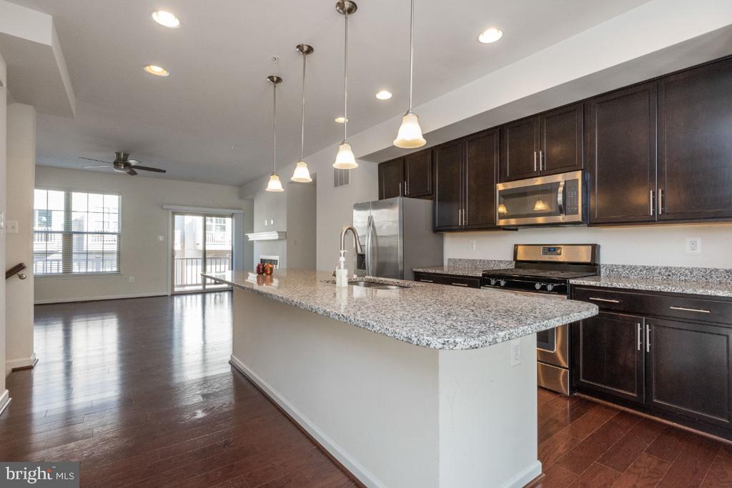 2521 FRANCIS LANE