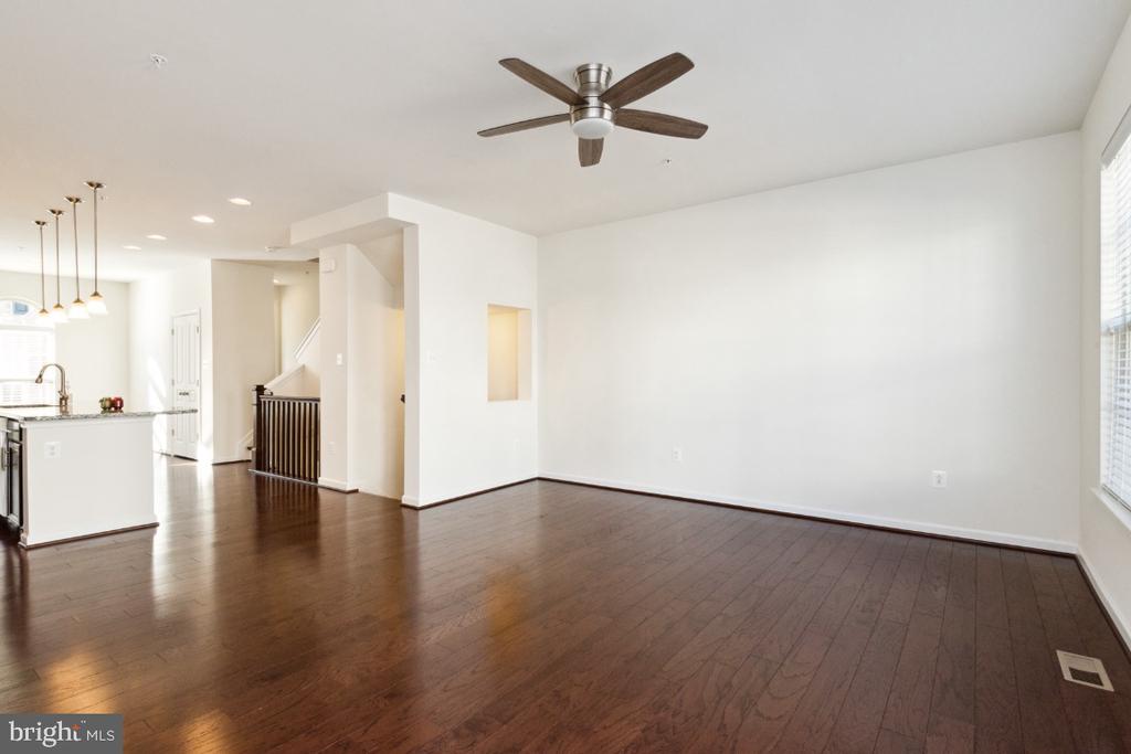 2521 FRANCIS LANE