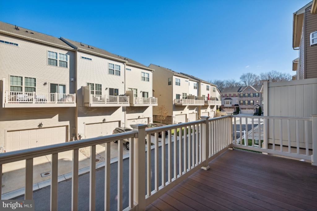 2521 FRANCIS LANE
