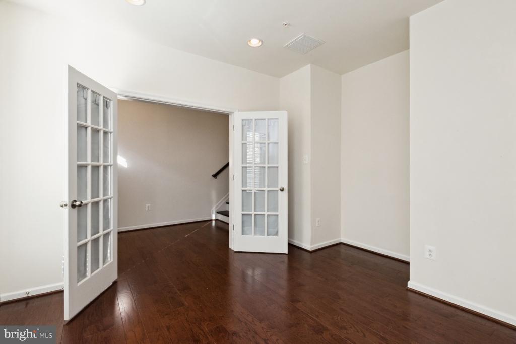 2521 FRANCIS LANE