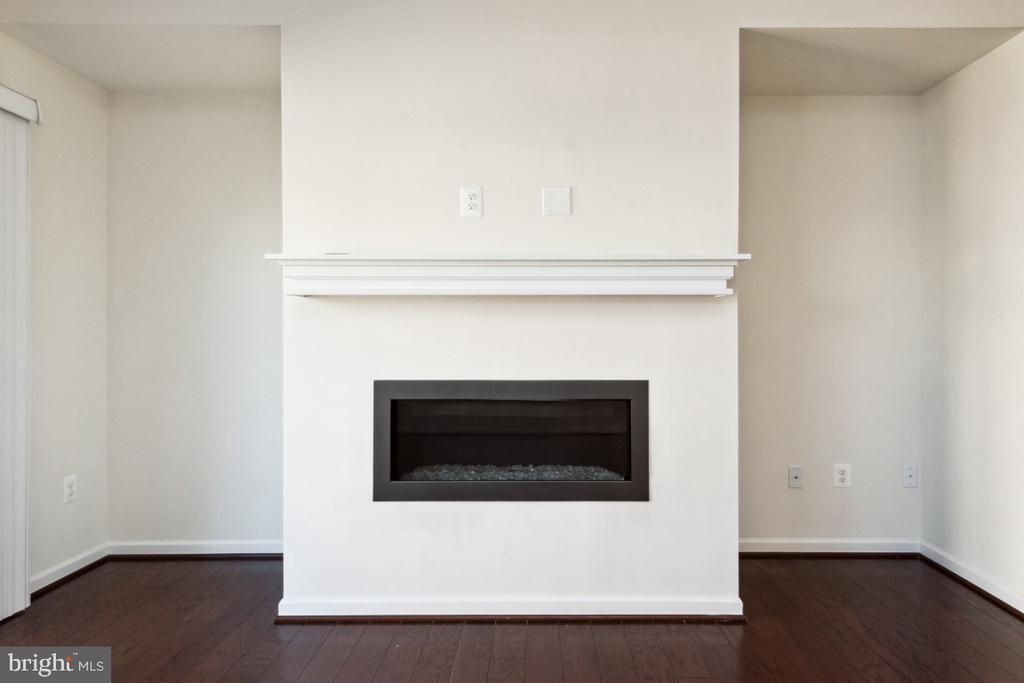 2521 FRANCIS LANE