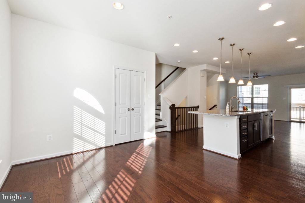 2521 FRANCIS LANE