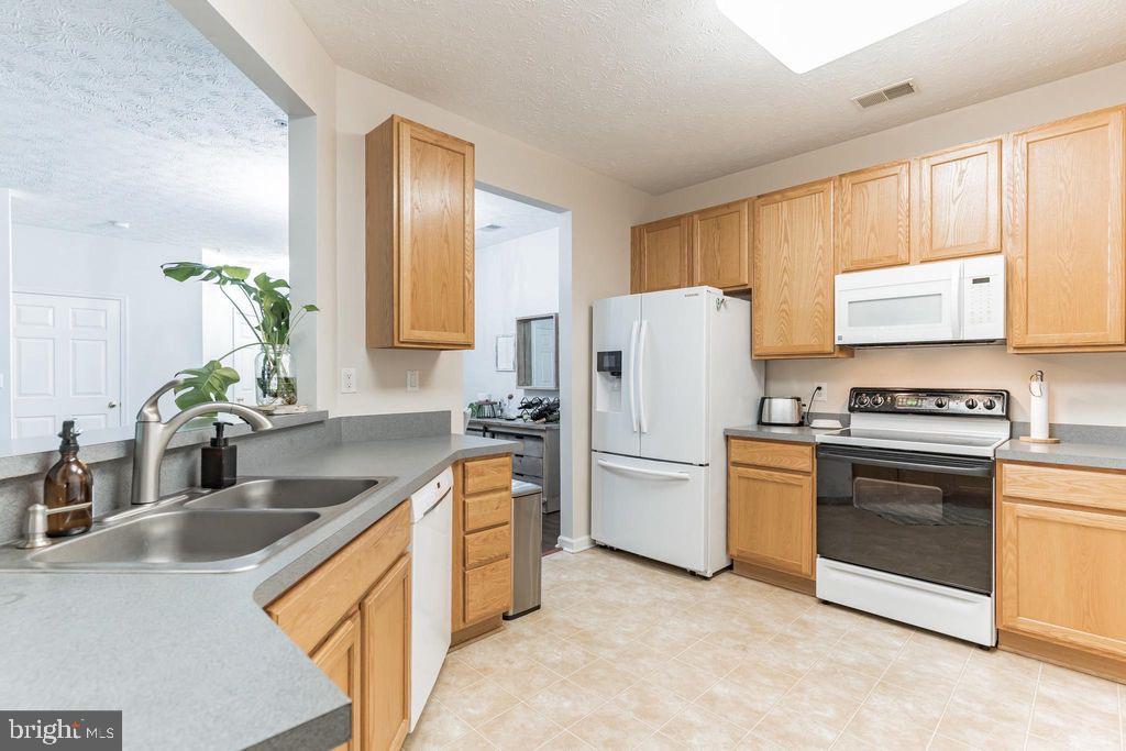 2498 AMBER ORCHARD COURT E Unit: 102