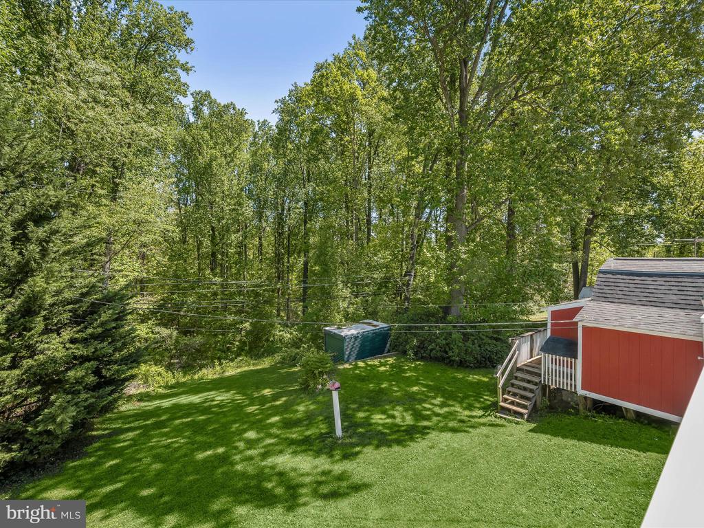 913 AUTUMN VALLEY LANE