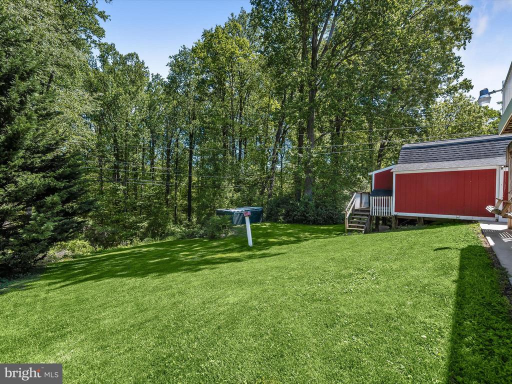 913 AUTUMN VALLEY LANE