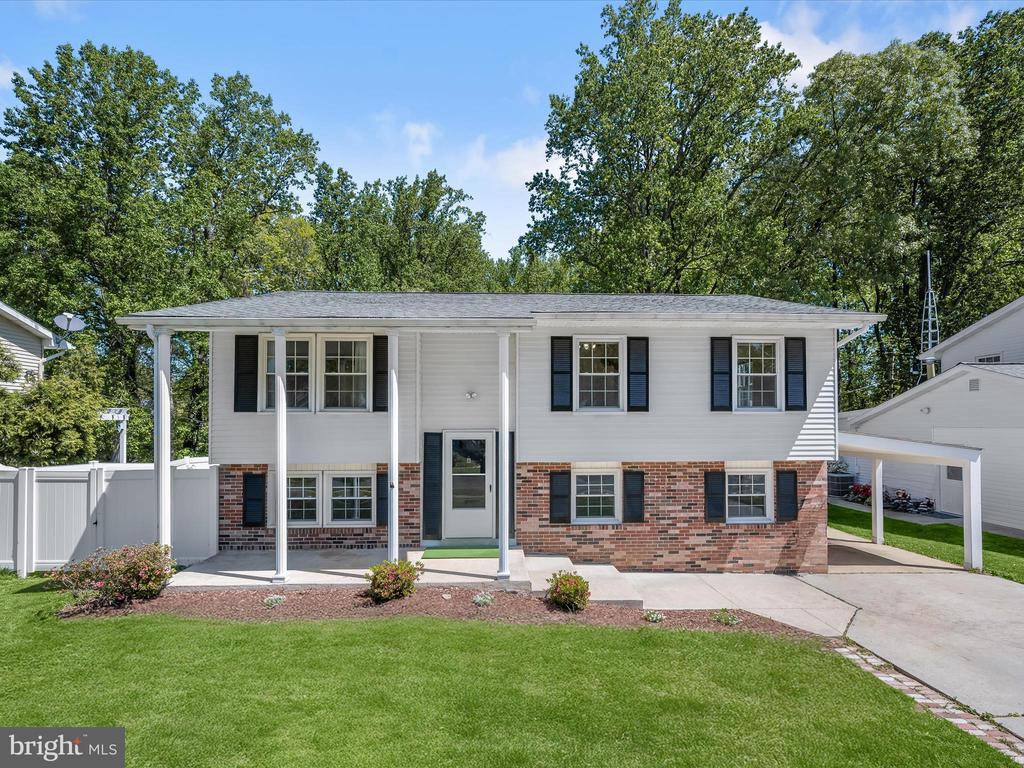 913 AUTUMN VALLEY LANE