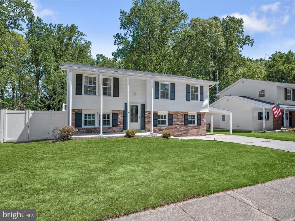 913 AUTUMN VALLEY LANE