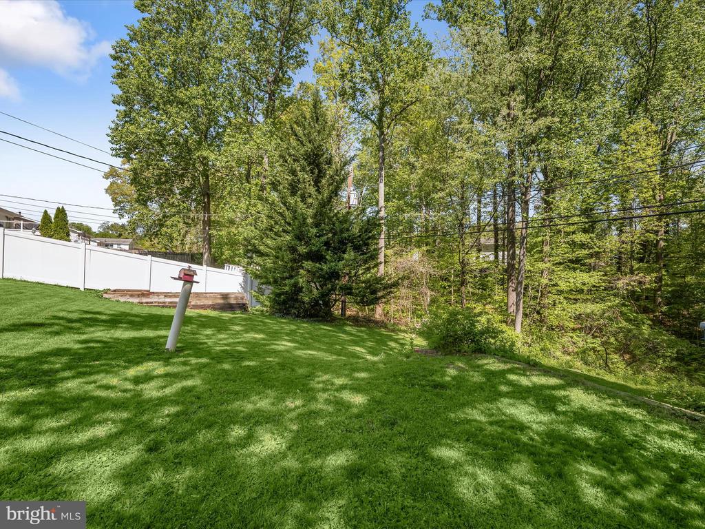 913 AUTUMN VALLEY LANE
