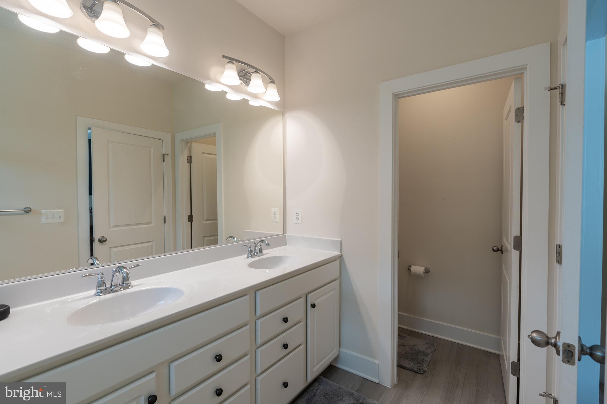 1445 HONEYLOCUST DRIVE