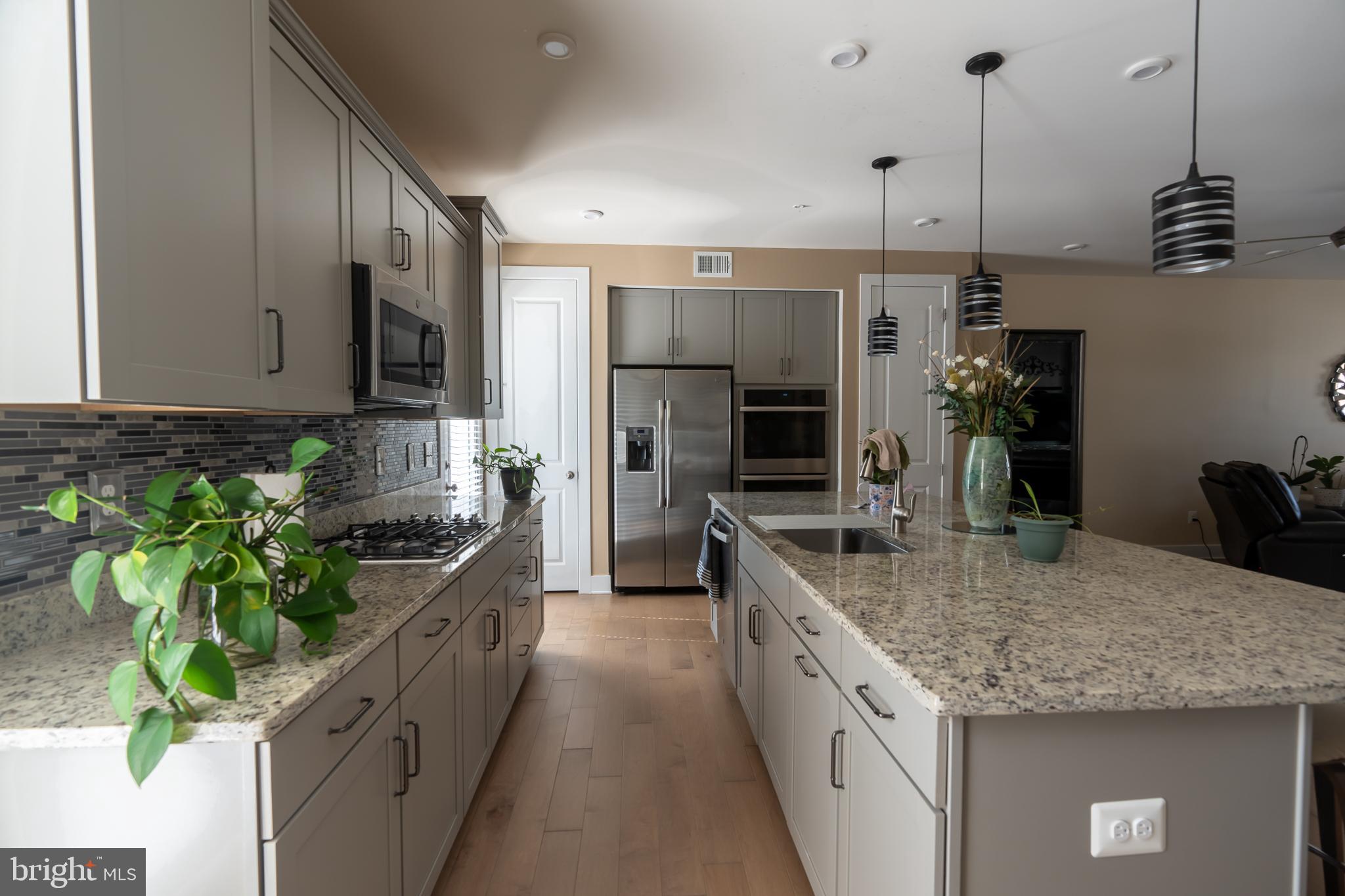 1445 HONEYLOCUST DRIVE