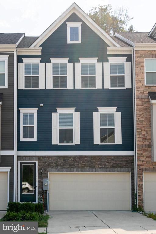 1445 HONEYLOCUST DRIVE